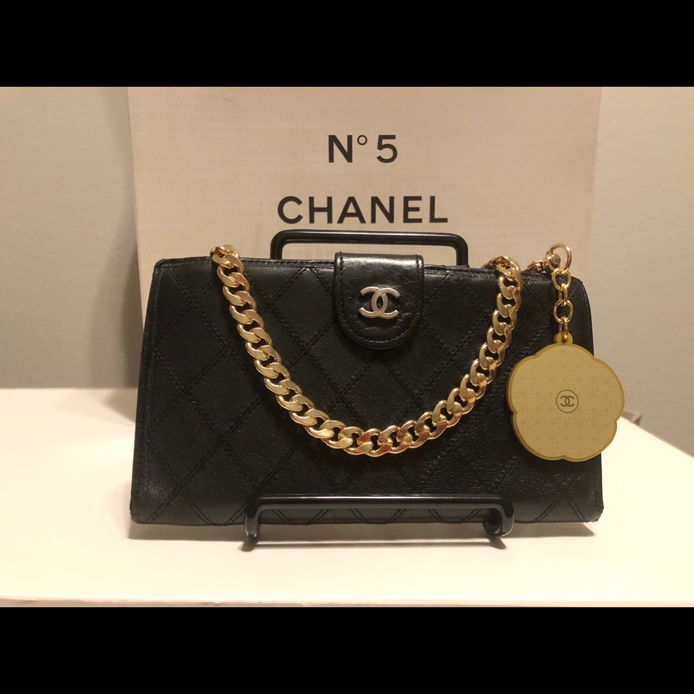 ✅✅Authentic Chanel CC Chain Wallet